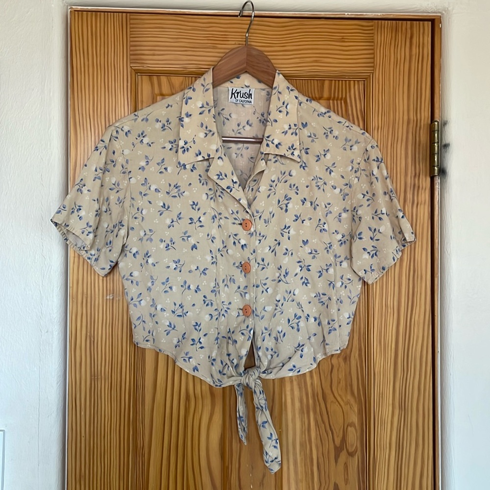 Floral crop top with collar